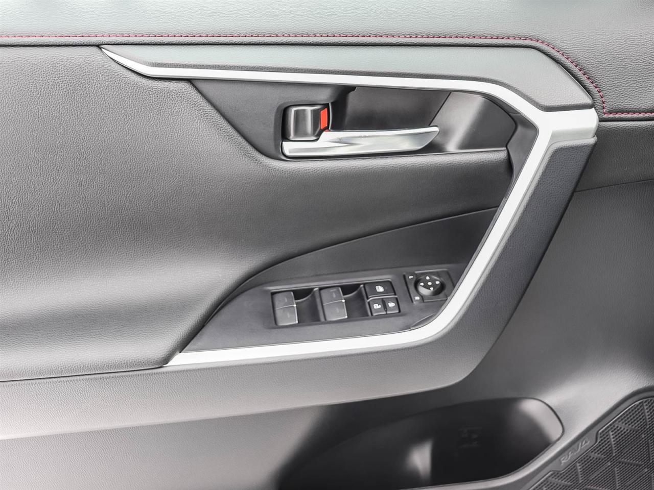 2024 Toyota RAV4 Prime XSE   PLUG IN HYBRID   LOW LOW MILEAGE Photo