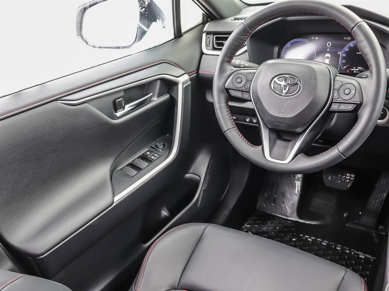 2024 Toyota RAV4 Prime XSE   PLUG IN HYBRID   LOW LOW MILEAGE Photo