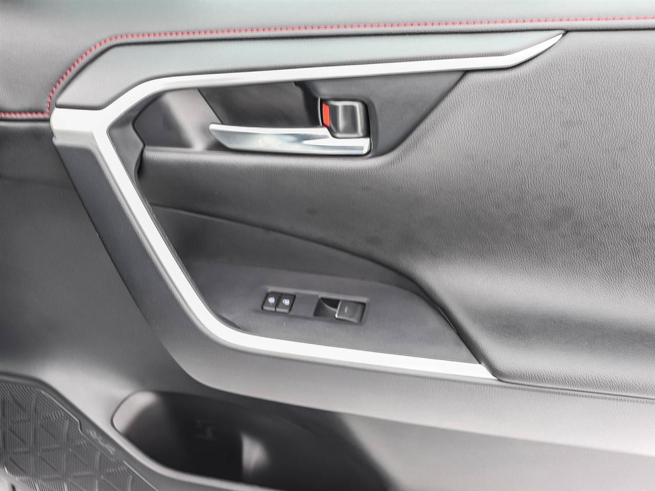 2024 Toyota RAV4 Prime XSE   PLUG IN HYBRID   LOW LOW MILEAGE Photo