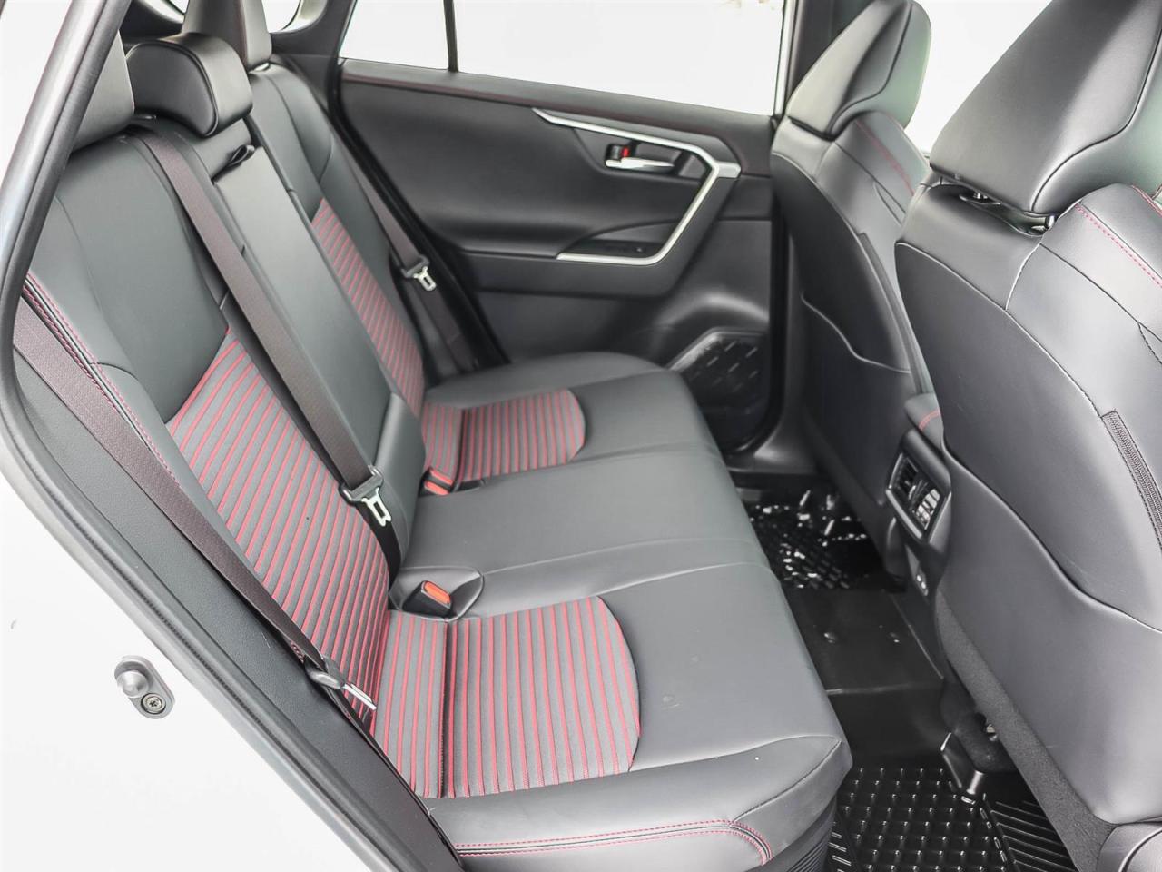 2024 Toyota RAV4 Prime XSE   PLUG IN HYBRID   LOW LOW MILEAGE Photo