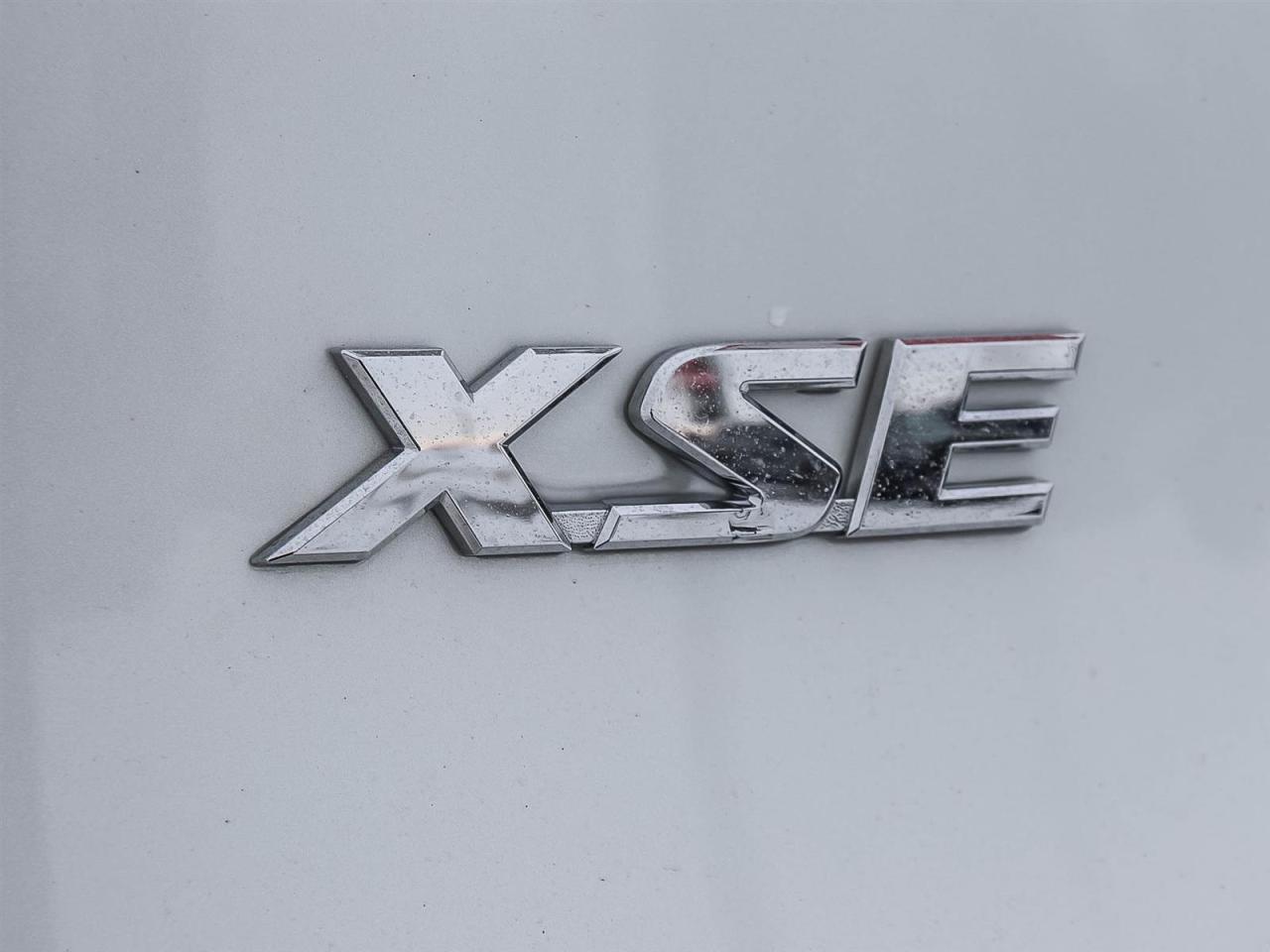 2024 Toyota RAV4 Prime XSE   PLUG IN HYBRID   LOW LOW MILEAGE Photo