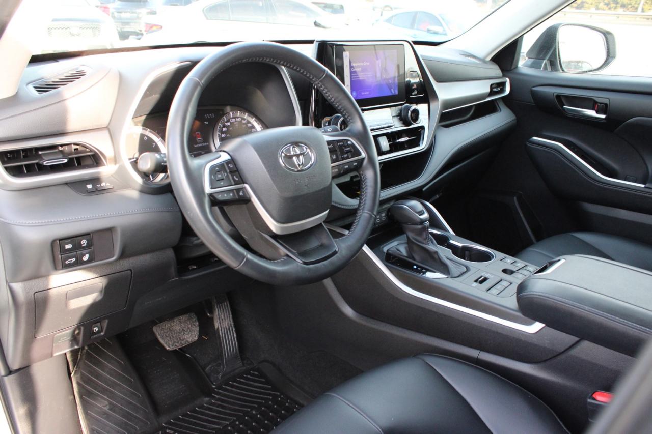 2023 Toyota Highlander XLE AWD 2.4L Navigation Camera 8 Passenger $134/We Photo