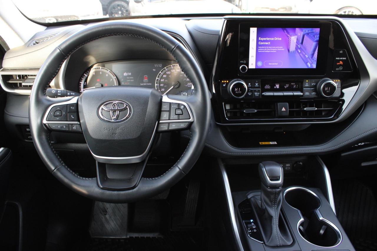 2023 Toyota Highlander XLE AWD 2.4L Navigation Camera 8 Passenger $134/We Photo
