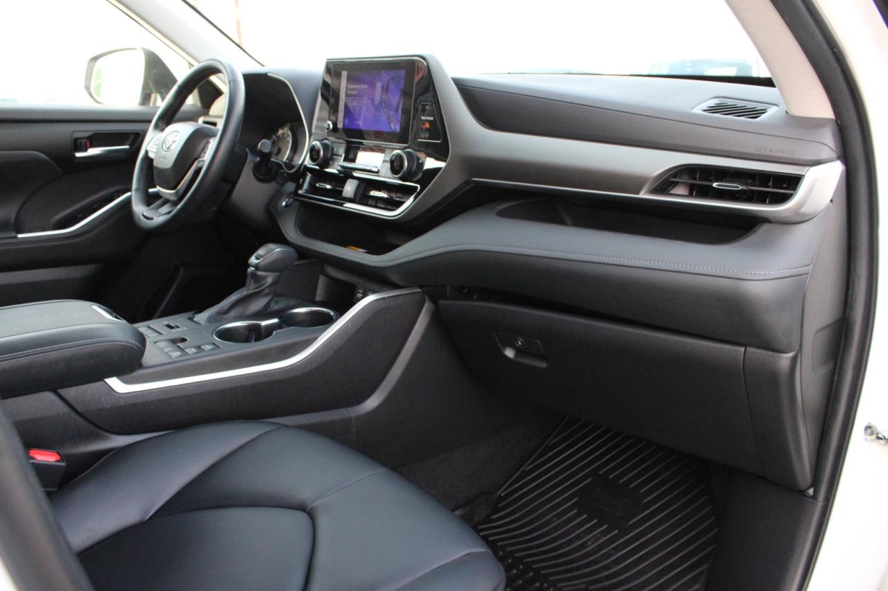 2023 Toyota Highlander XLE AWD 2.4L Navigation Camera 8 Passenger $134/We Photo