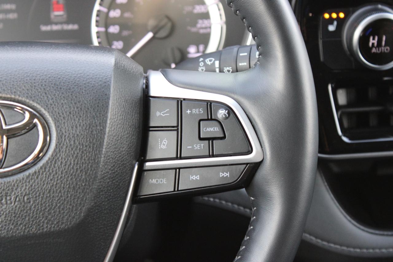 2023 Toyota Highlander XLE AWD 2.4L Navigation Camera 8 Passenger $134/We Photo