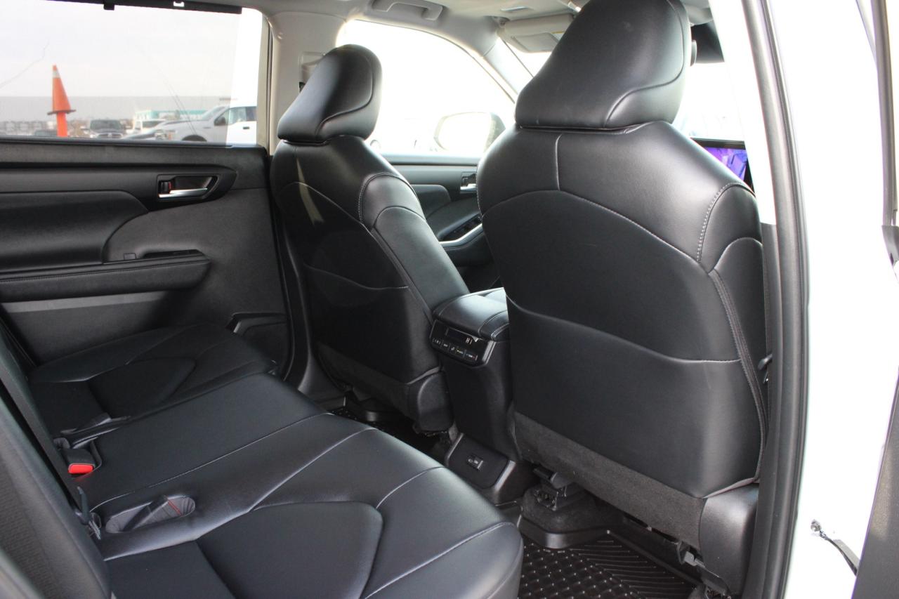 2023 Toyota Highlander XLE AWD 2.4L Navigation Camera 8 Passenger $134/We Photo