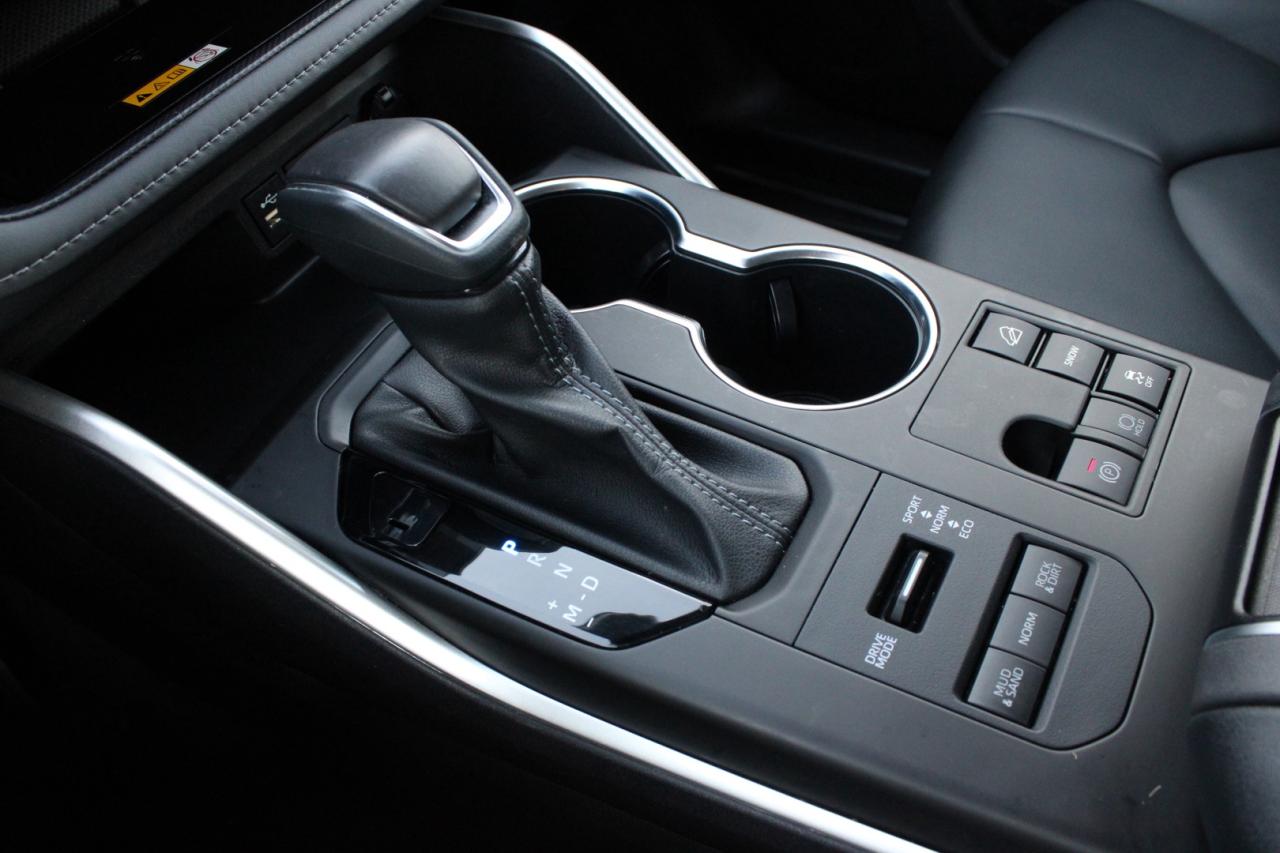 2023 Toyota Highlander XLE AWD 2.4L Navigation Camera 8 Passenger $134/We Photo