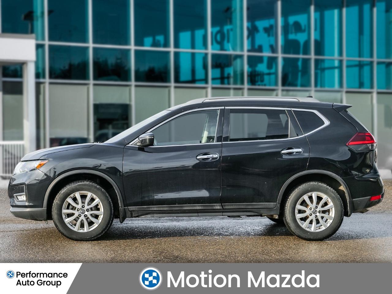 2018 Nissan Rogue AWD SV   FRESH TRADE   CLEAN CARFAX   HEATED SEATS Photo3