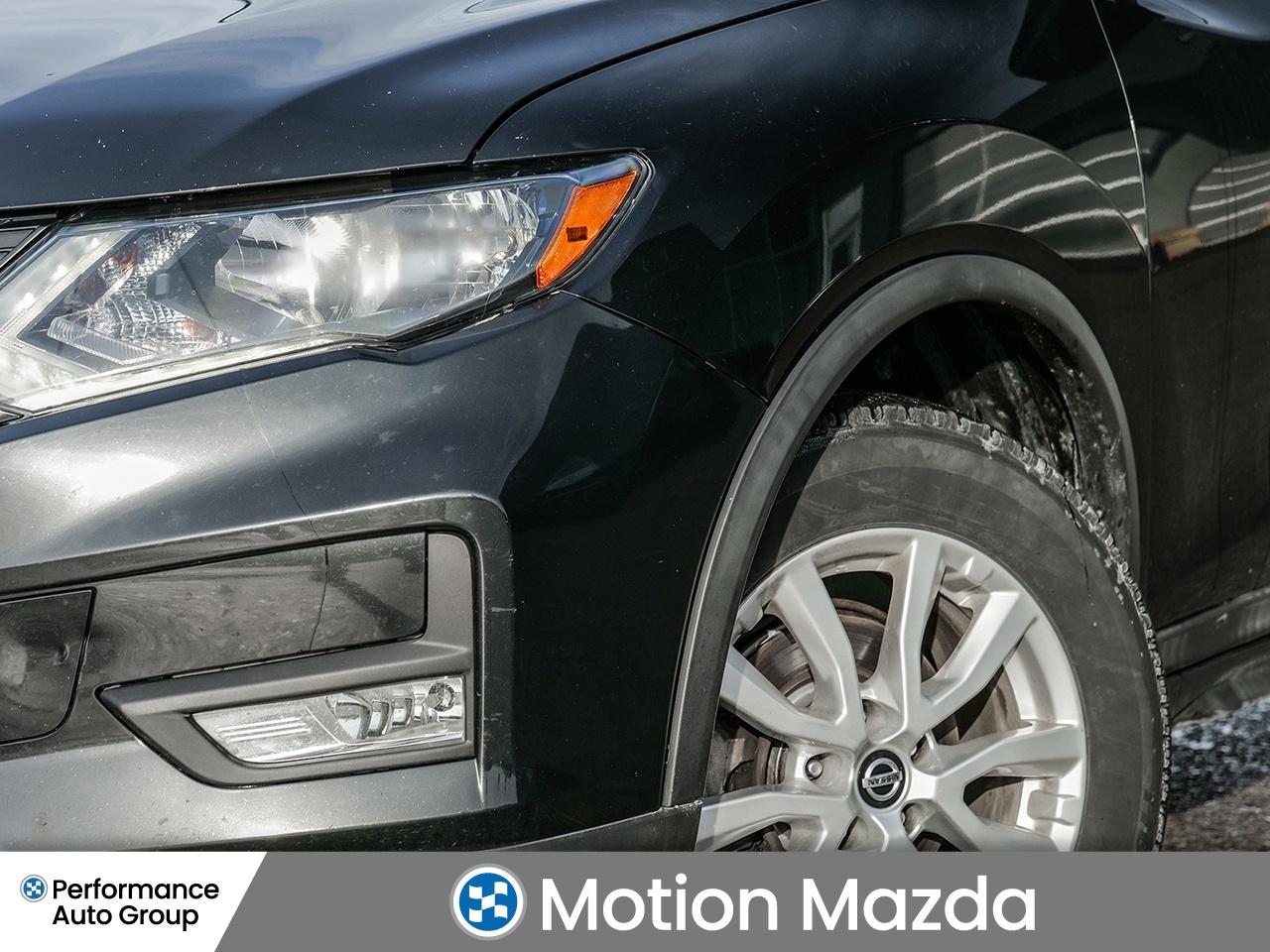 2018 Nissan Rogue AWD SV   FRESH TRADE   CLEAN CARFAX   HEATED SEATS Photo