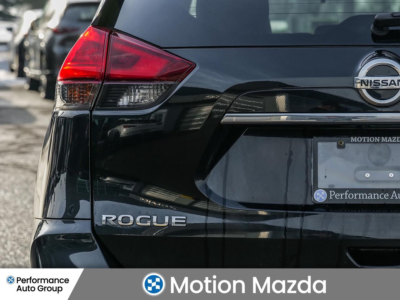 2018 Nissan Rogue AWD SV   FRESH TRADE   CLEAN CARFAX   HEATED SEATS Photo