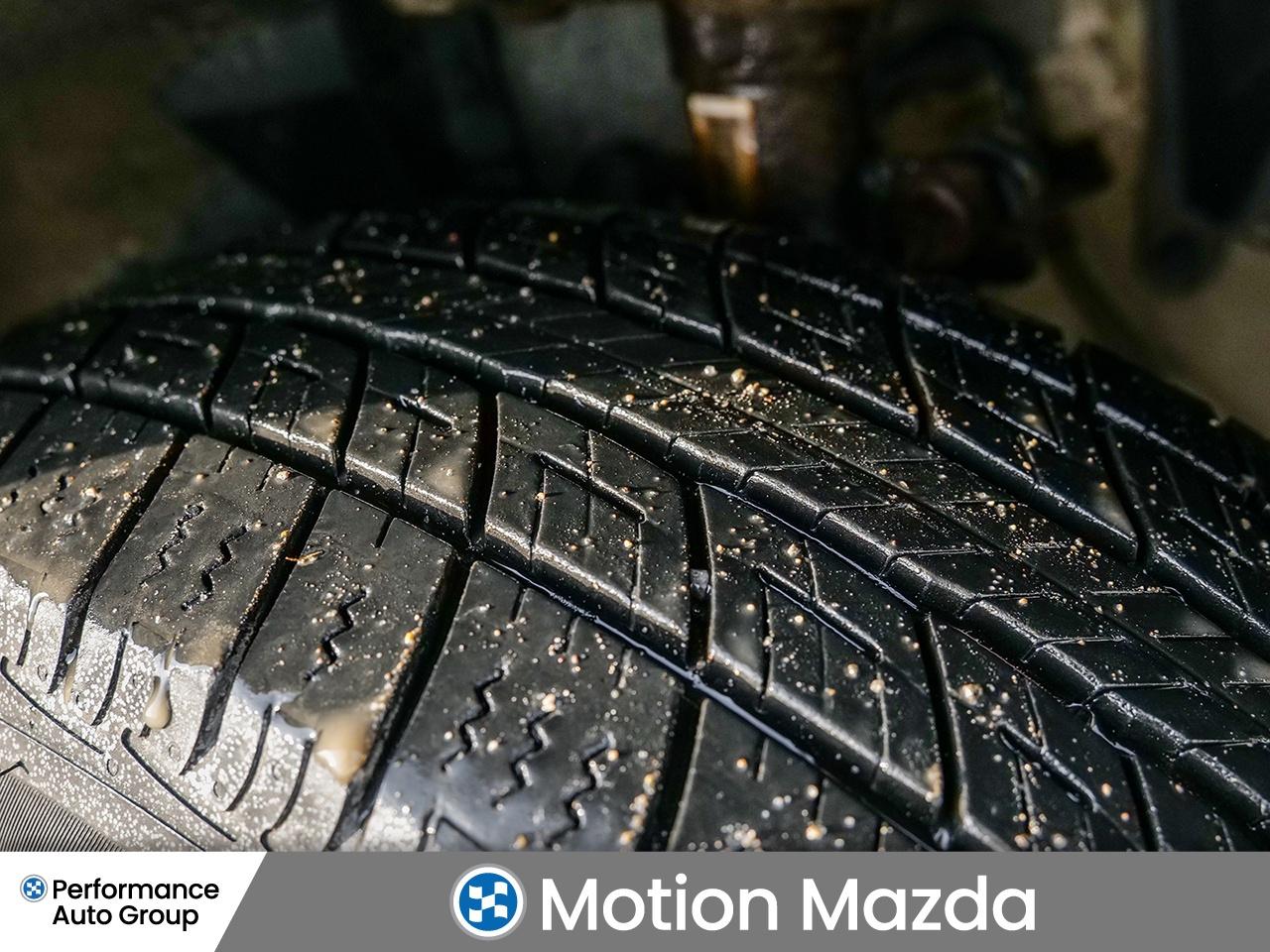 2018 Nissan Rogue AWD SV   FRESH TRADE   CLEAN CARFAX   HEATED SEATS Photo