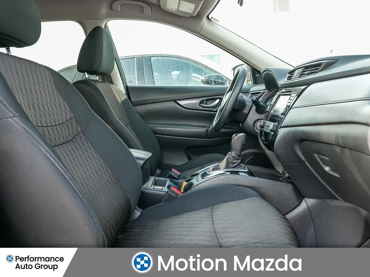 2018 Nissan Rogue AWD SV   FRESH TRADE   CLEAN CARFAX   HEATED SEATS Photo