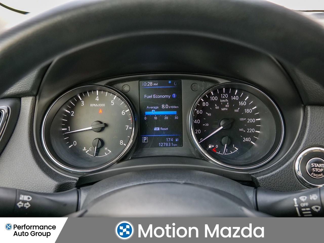 2018 Nissan Rogue AWD SV   FRESH TRADE   CLEAN CARFAX   HEATED SEATS Photo