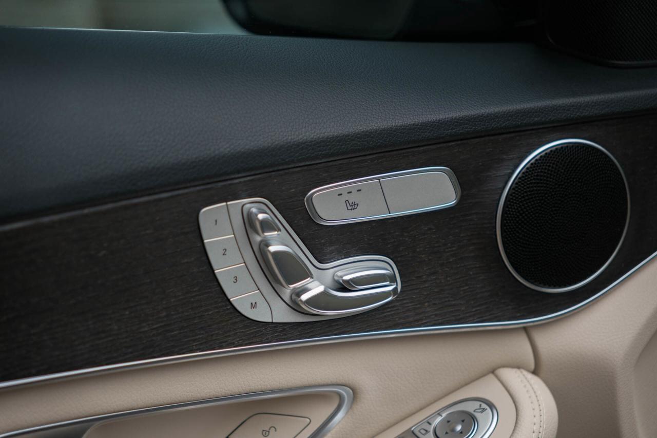 2019 Mercedes-Benz C-Class C300 4MATIC Photo