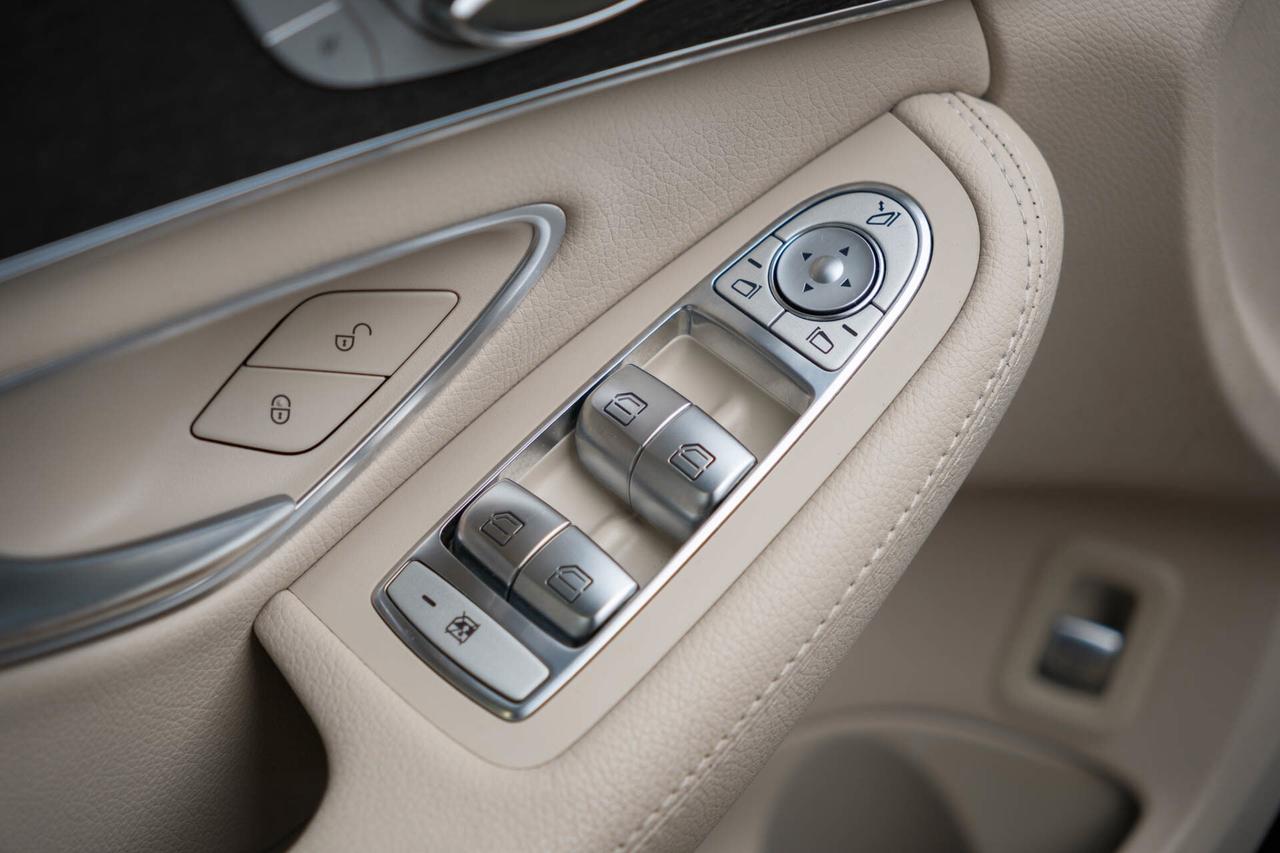 2019 Mercedes-Benz C-Class C300 4MATIC Photo