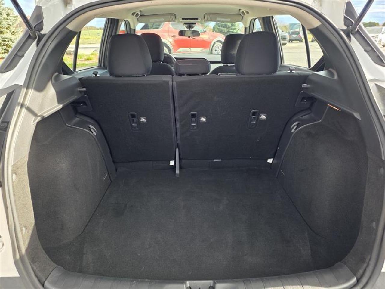 2020 Nissan Kicks SV CVT Photo