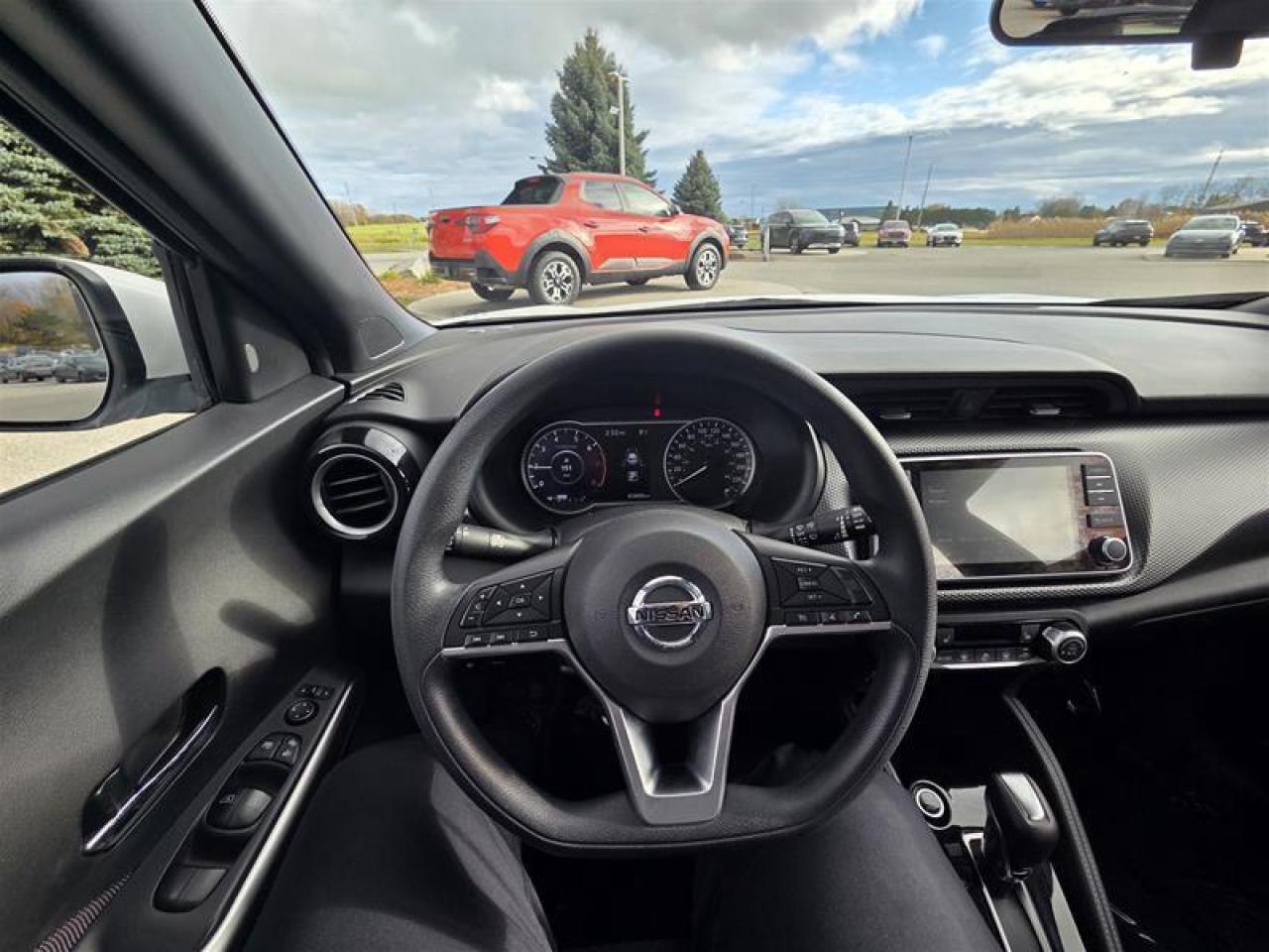 2020 Nissan Kicks SV CVT Photo