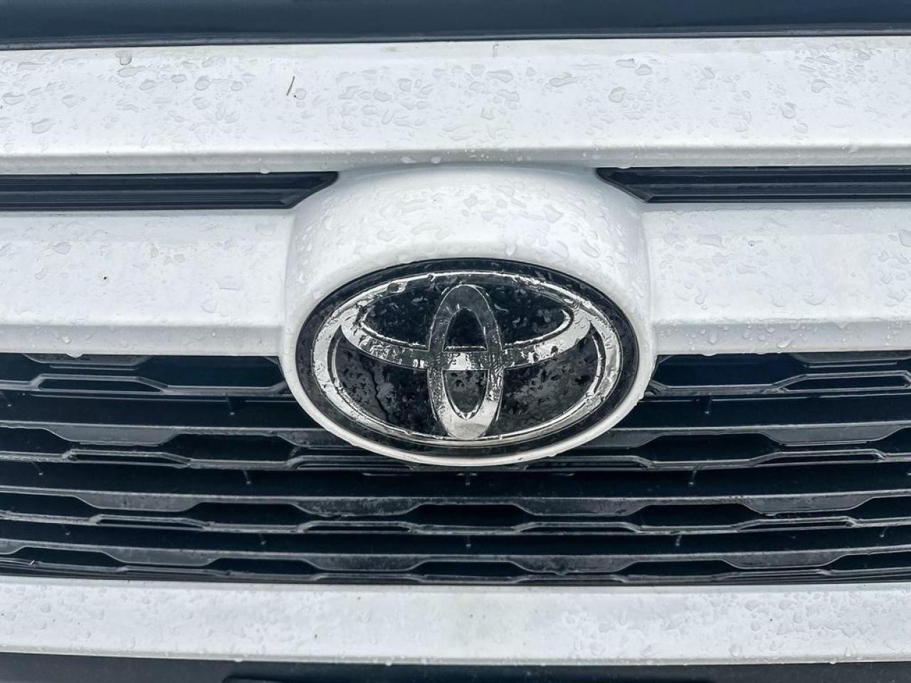 2022 Toyota RAV4 XLE Photo