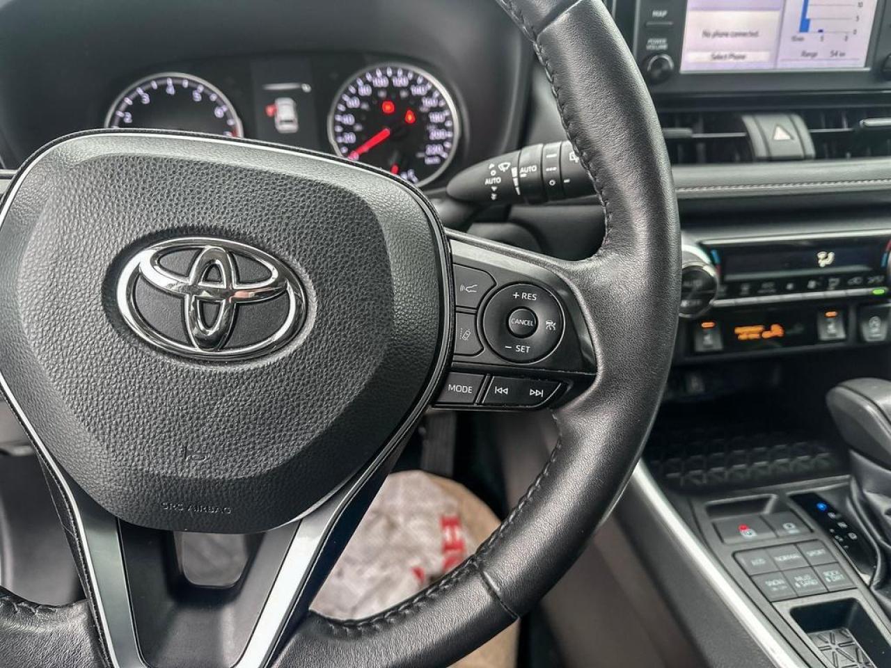 2022 Toyota RAV4 XLE Photo