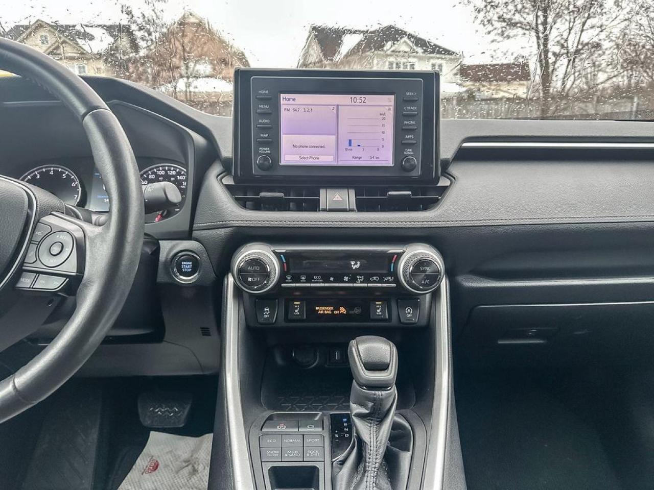 2022 Toyota RAV4 XLE Photo