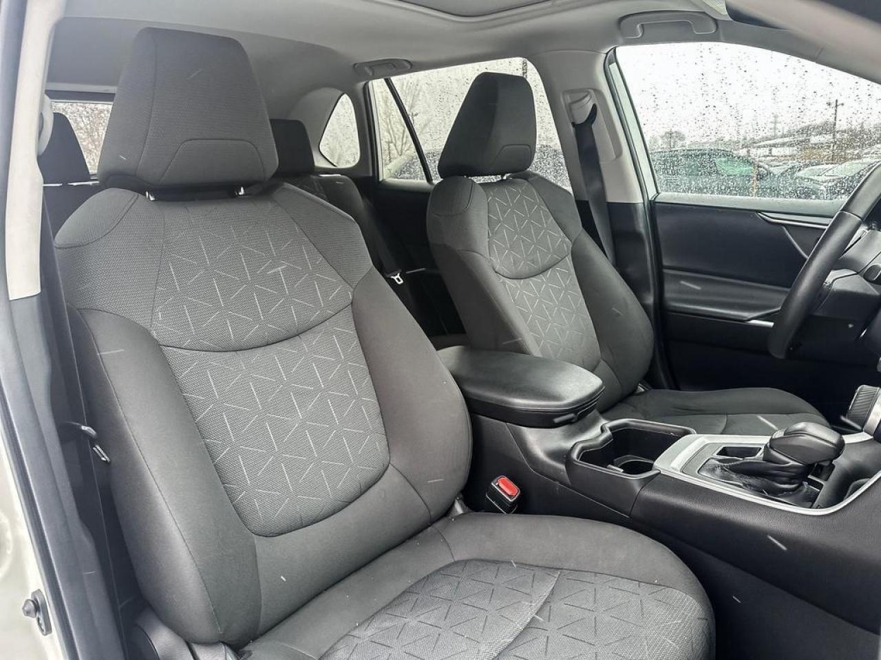 2022 Toyota RAV4 XLE Photo