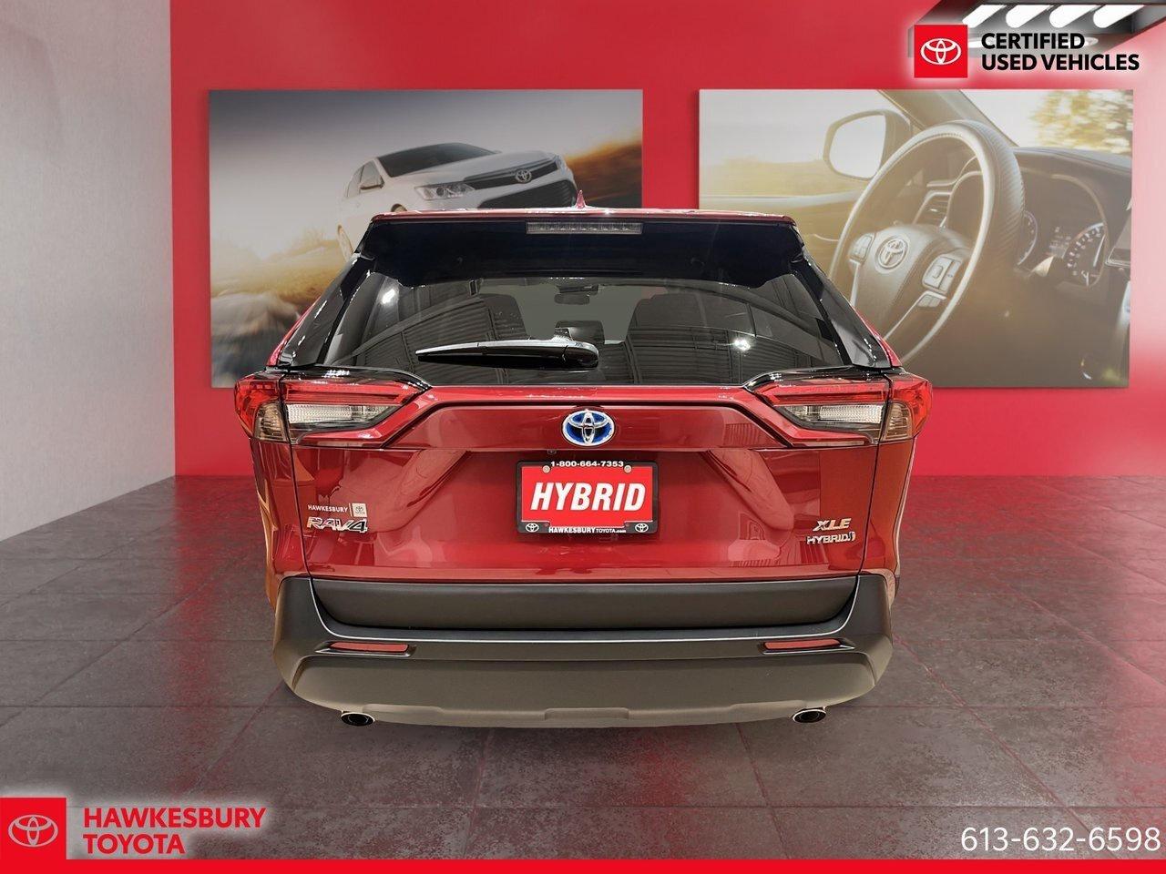 2021 Toyota RAV4 Hybrid XLE heated seats, a touchscreen system with Apple Photo