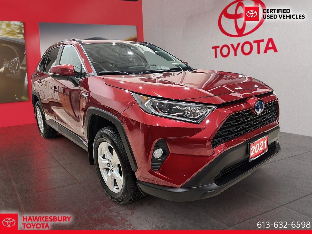2021 Toyota RAV4 Hybrid XLE heated seats, a touchscreen system with Apple Photo