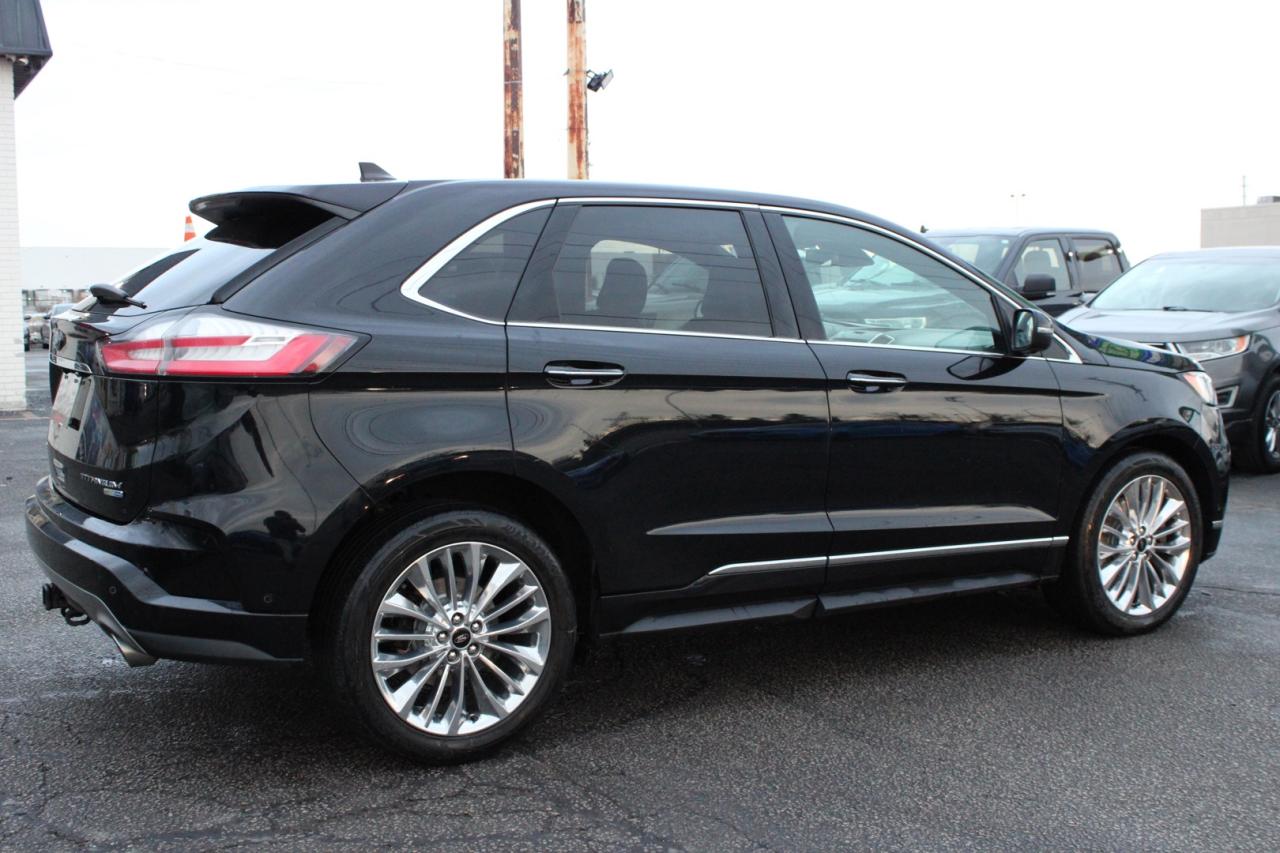 2020 Ford Edge Titanium AWD   No Accident   One Owner   $72/Weekl Photo