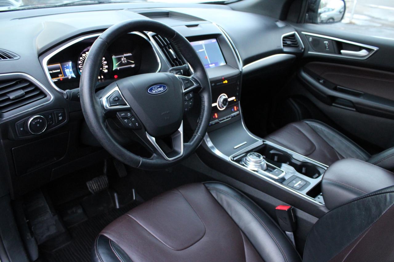 2020 Ford Edge Titanium AWD   No Accident   One Owner   $72/Weekl Photo