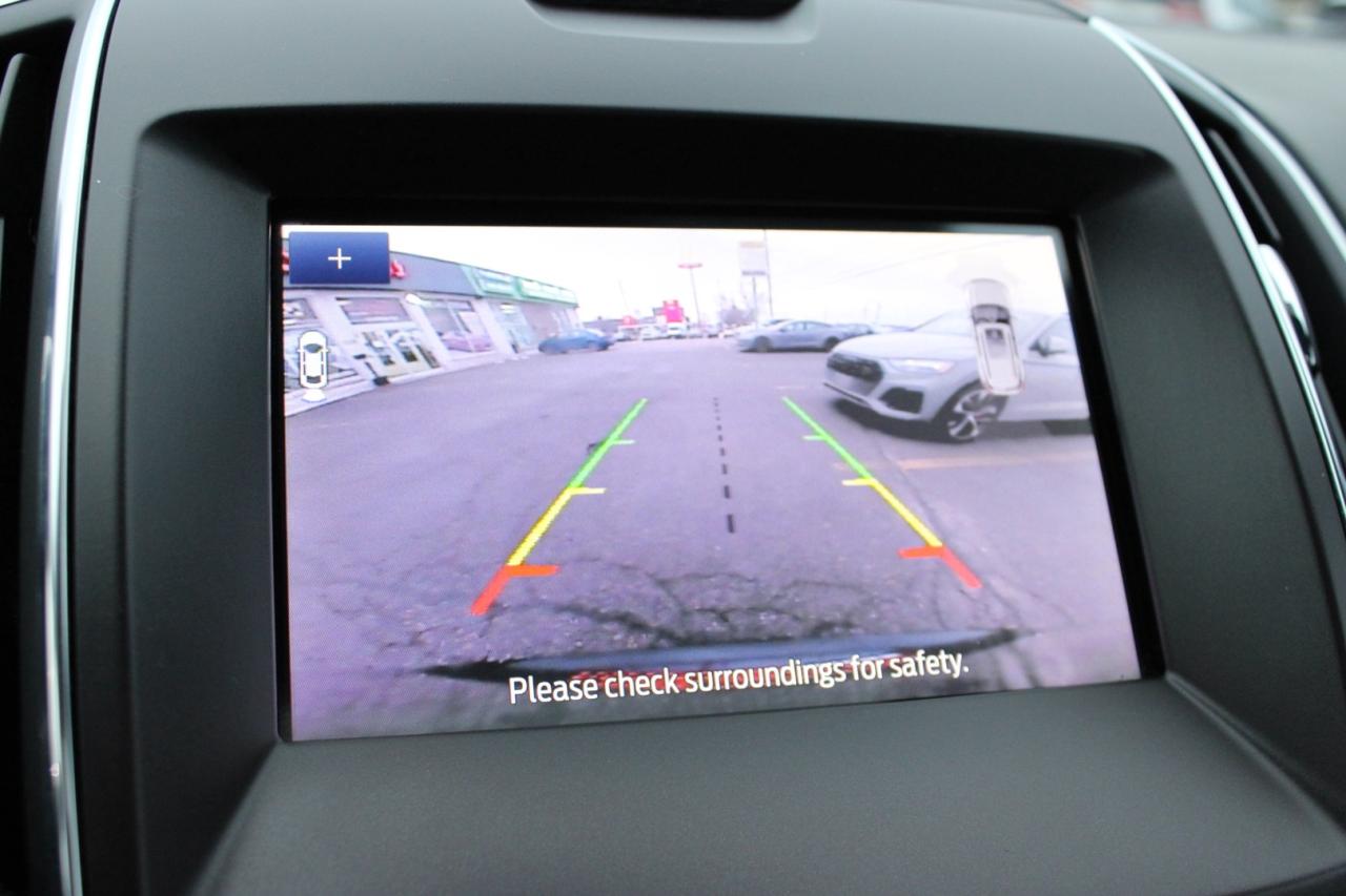 2020 Ford Edge Titanium AWD   No Accident   One Owner   $72/Weekl Photo