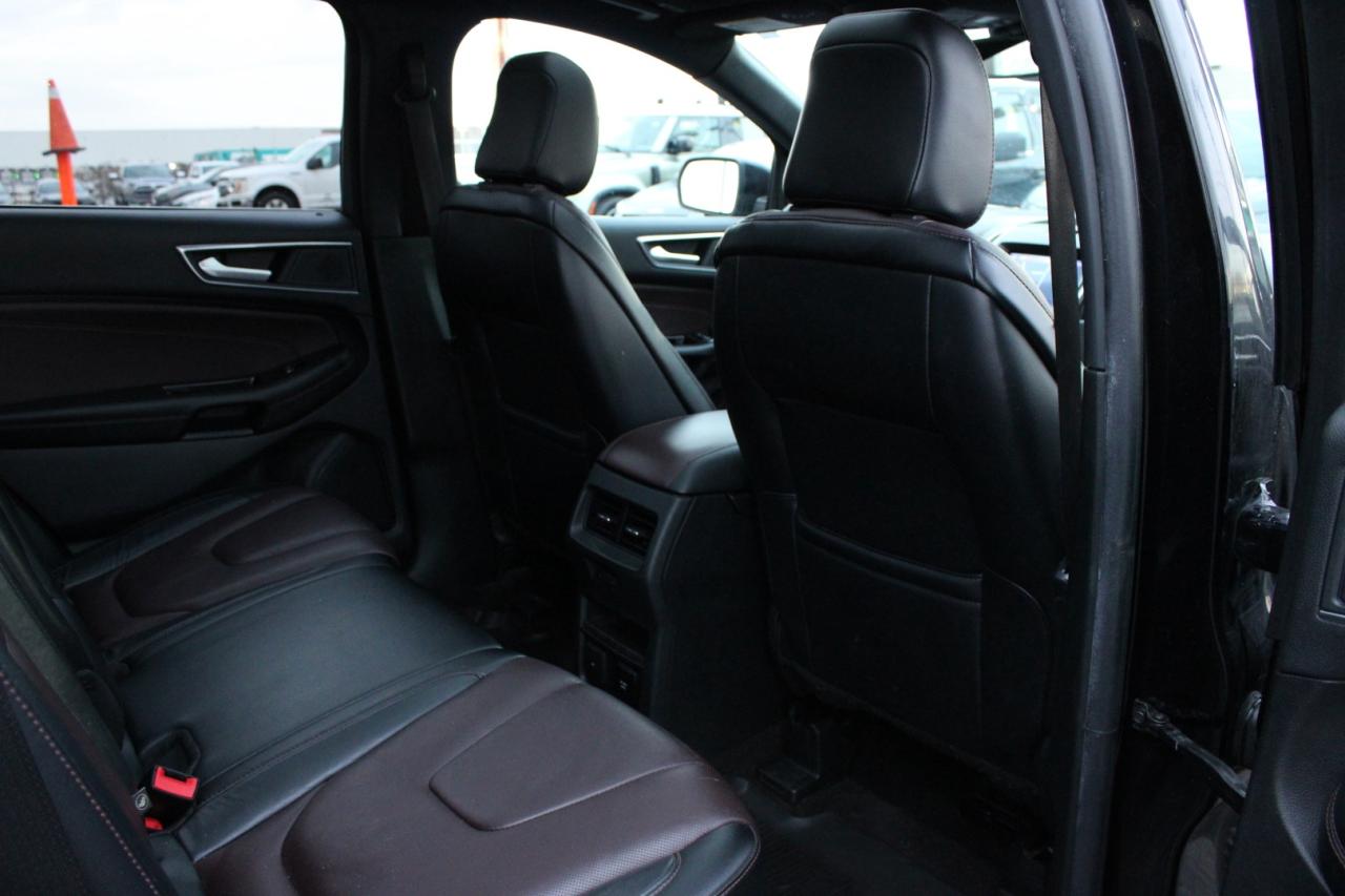 2020 Ford Edge Titanium AWD   No Accident   One Owner   $72/Weekl Photo