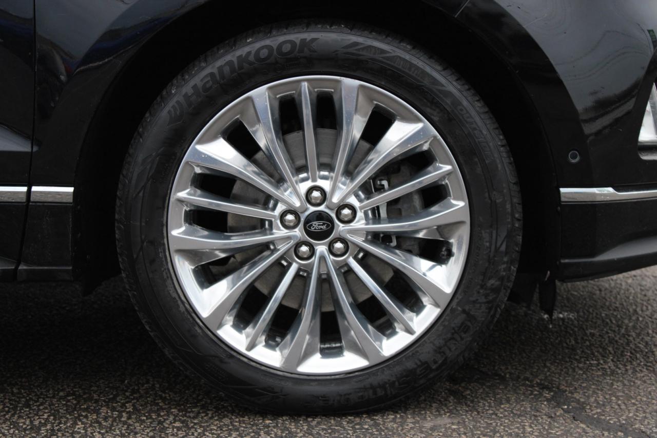 2020 Ford Edge Titanium AWD   No Accident   One Owner   $72/Weekl Photo