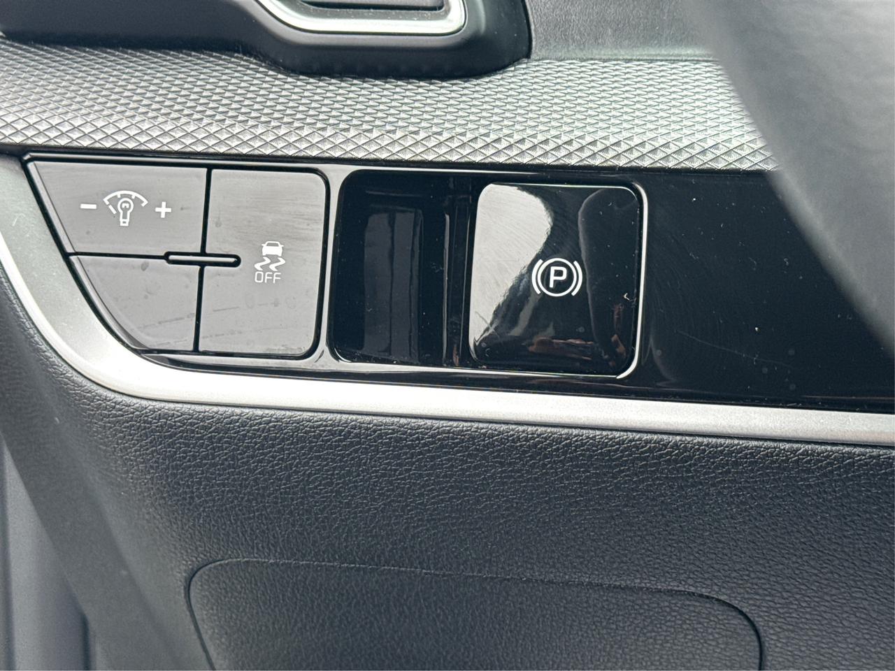 2023 Kia Sportage AWD HEATED SEATS LOADED WE FINANCE ALL CREDIT! Photo