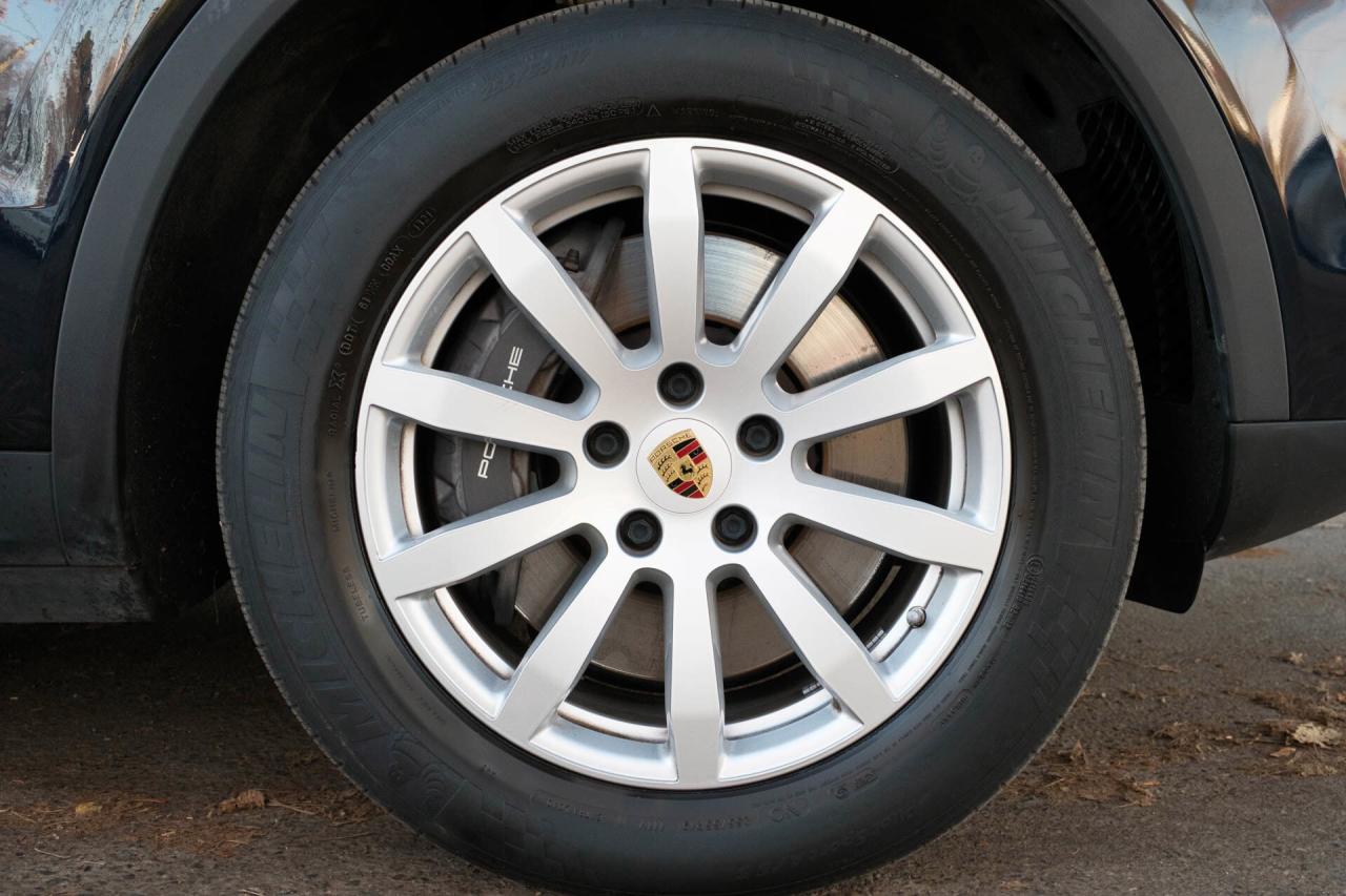 2022 Porsche Cayenne AWD Photo