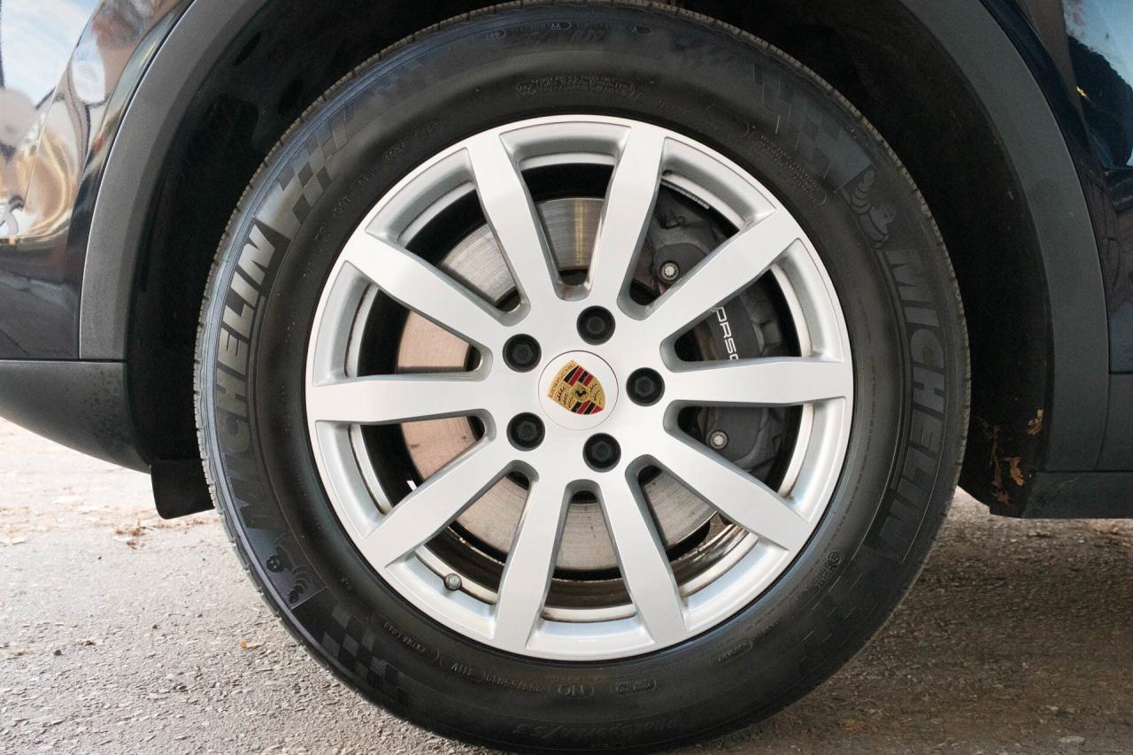 2022 Porsche Cayenne AWD Photo