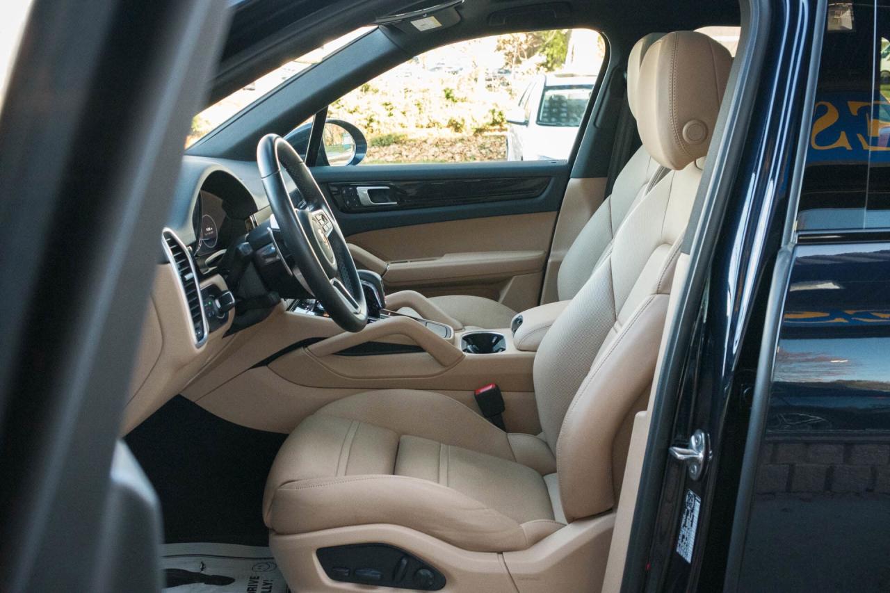 2022 Porsche Cayenne AWD Photo