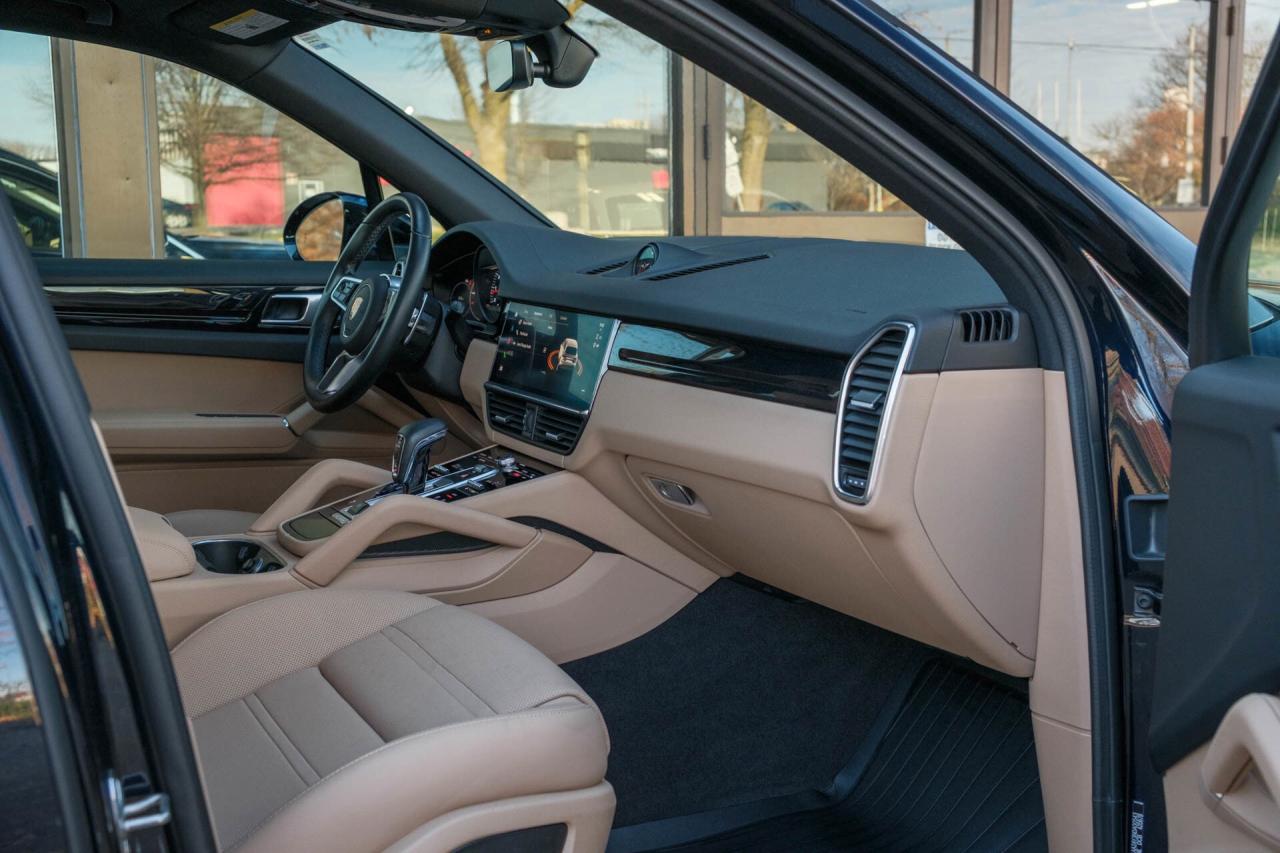 2022 Porsche Cayenne AWD Photo