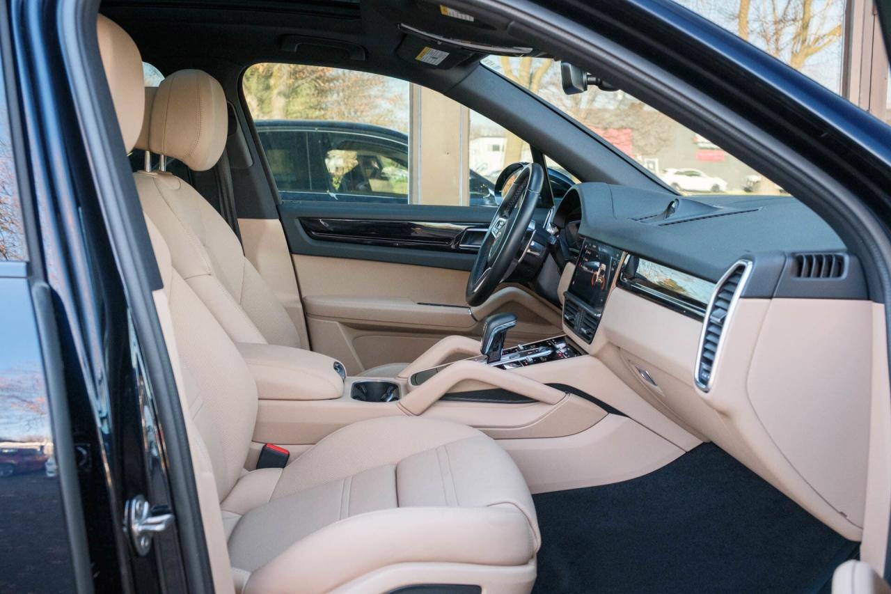 2022 Porsche Cayenne AWD Photo