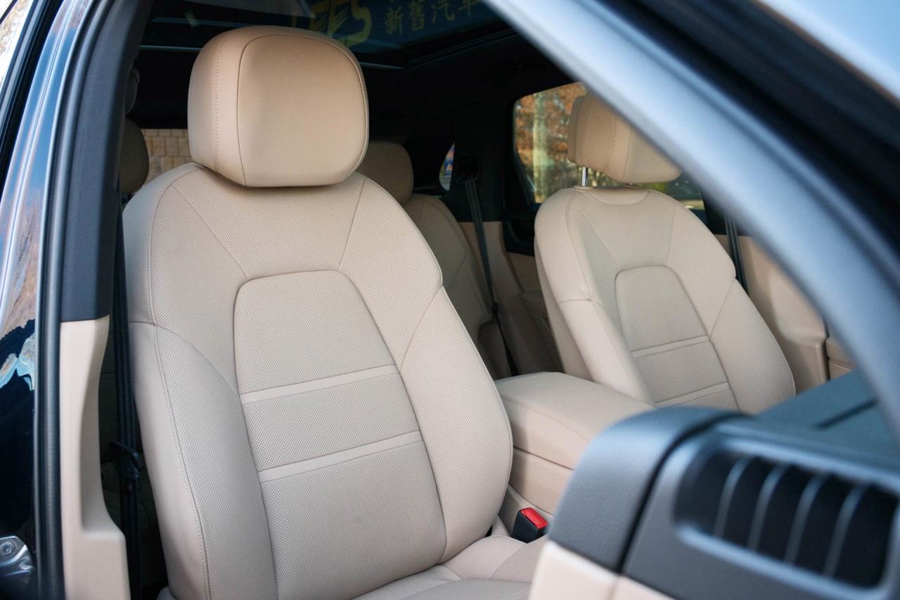 2022 Porsche Cayenne AWD Photo