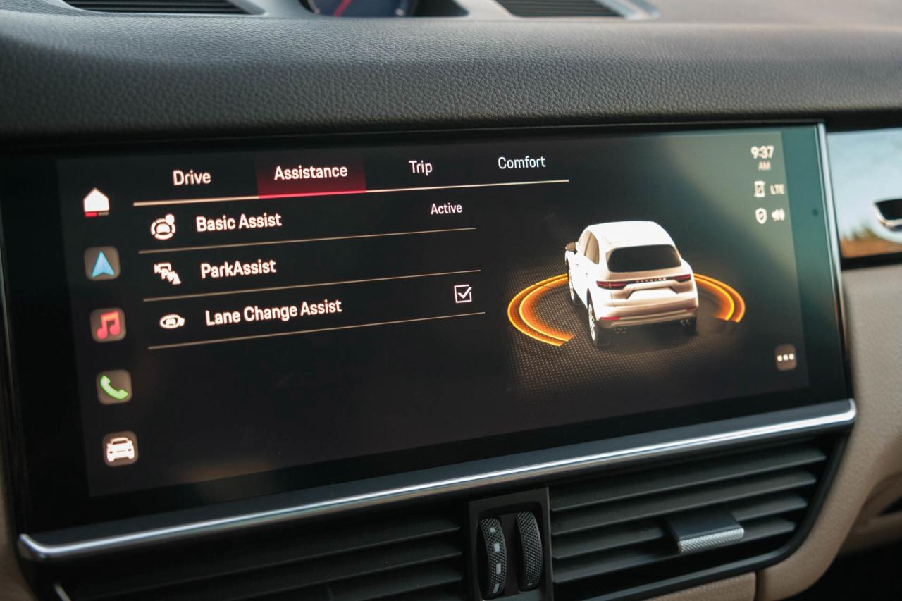 2022 Porsche Cayenne AWD Photo