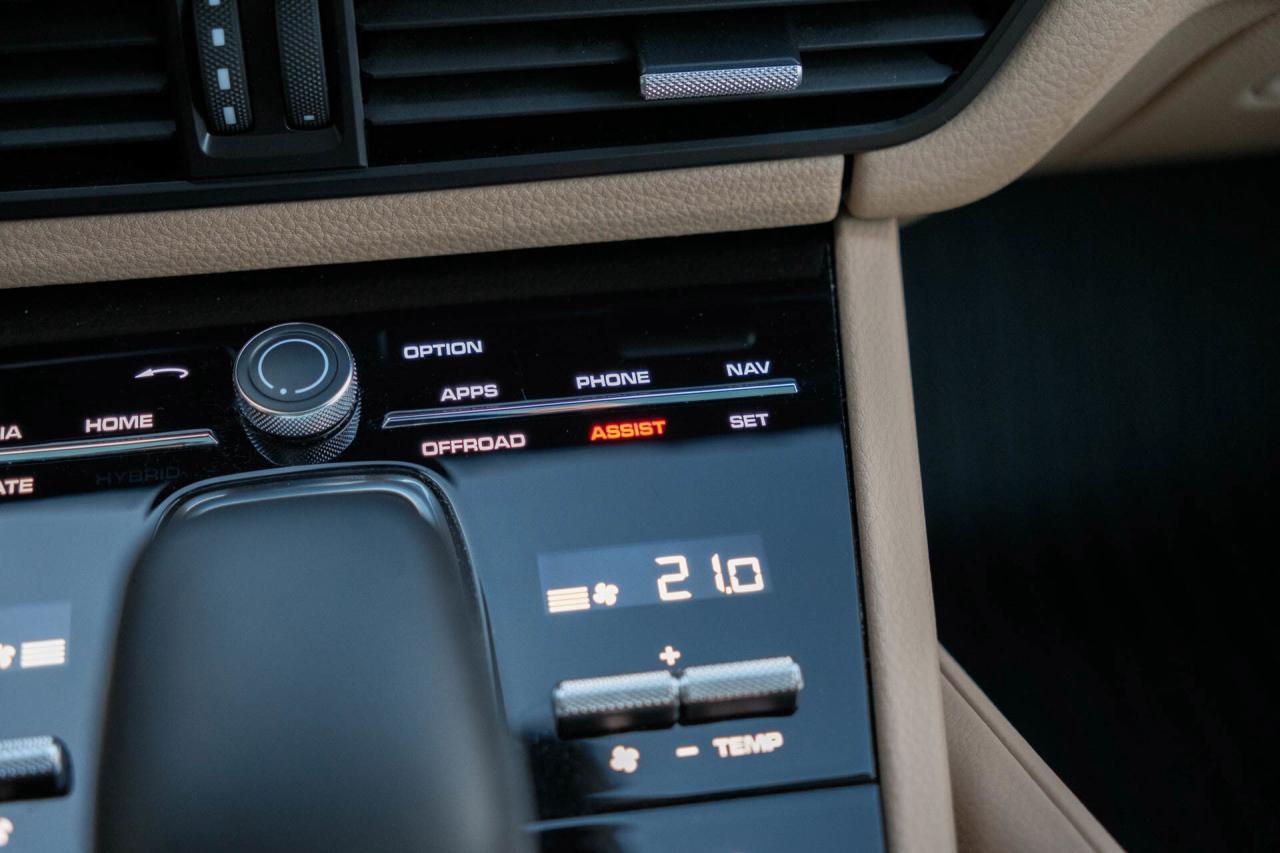 2022 Porsche Cayenne AWD Photo