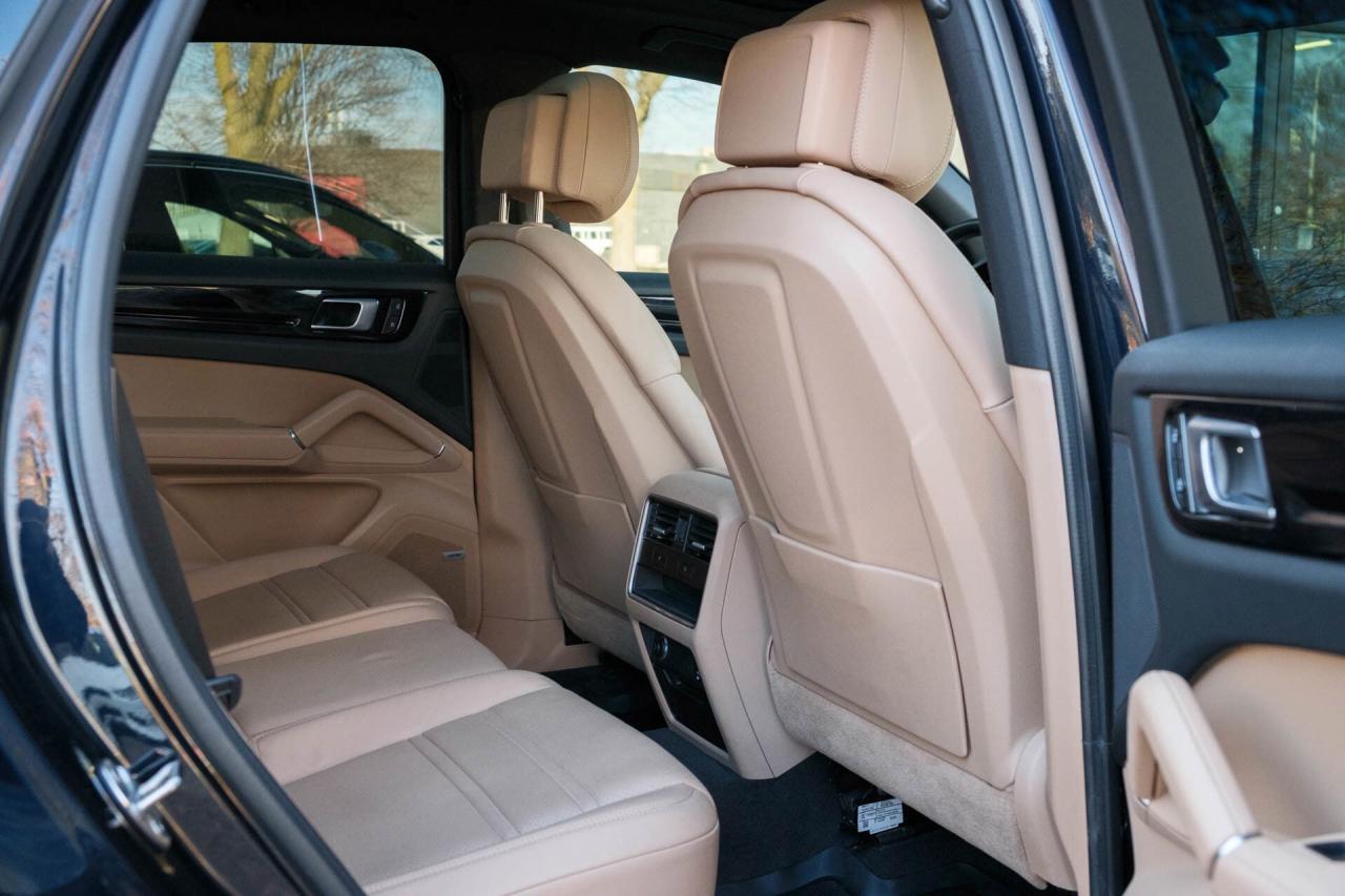 2022 Porsche Cayenne AWD Photo