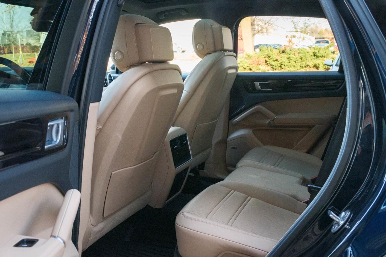 2022 Porsche Cayenne AWD Photo