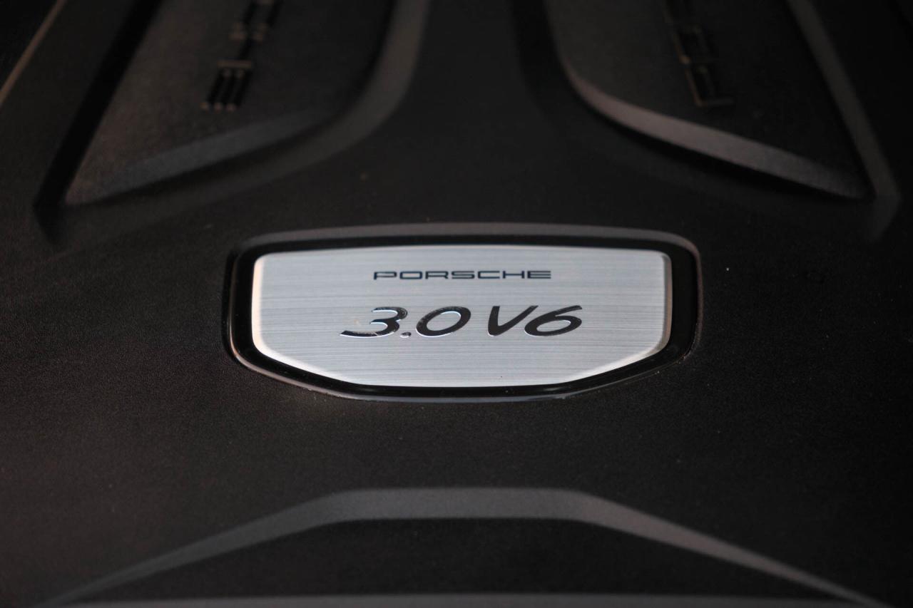 2022 Porsche Cayenne AWD Photo