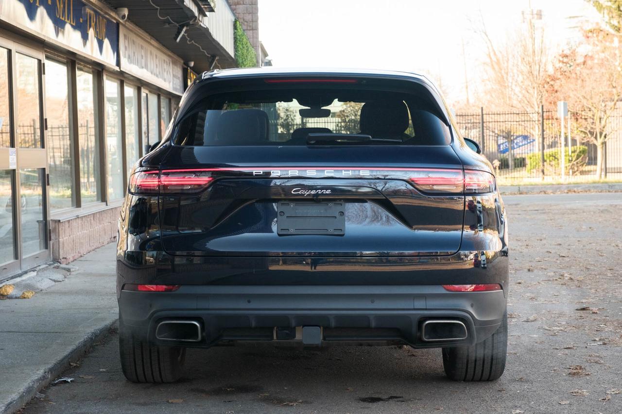 2022 Porsche Cayenne AWD Photo