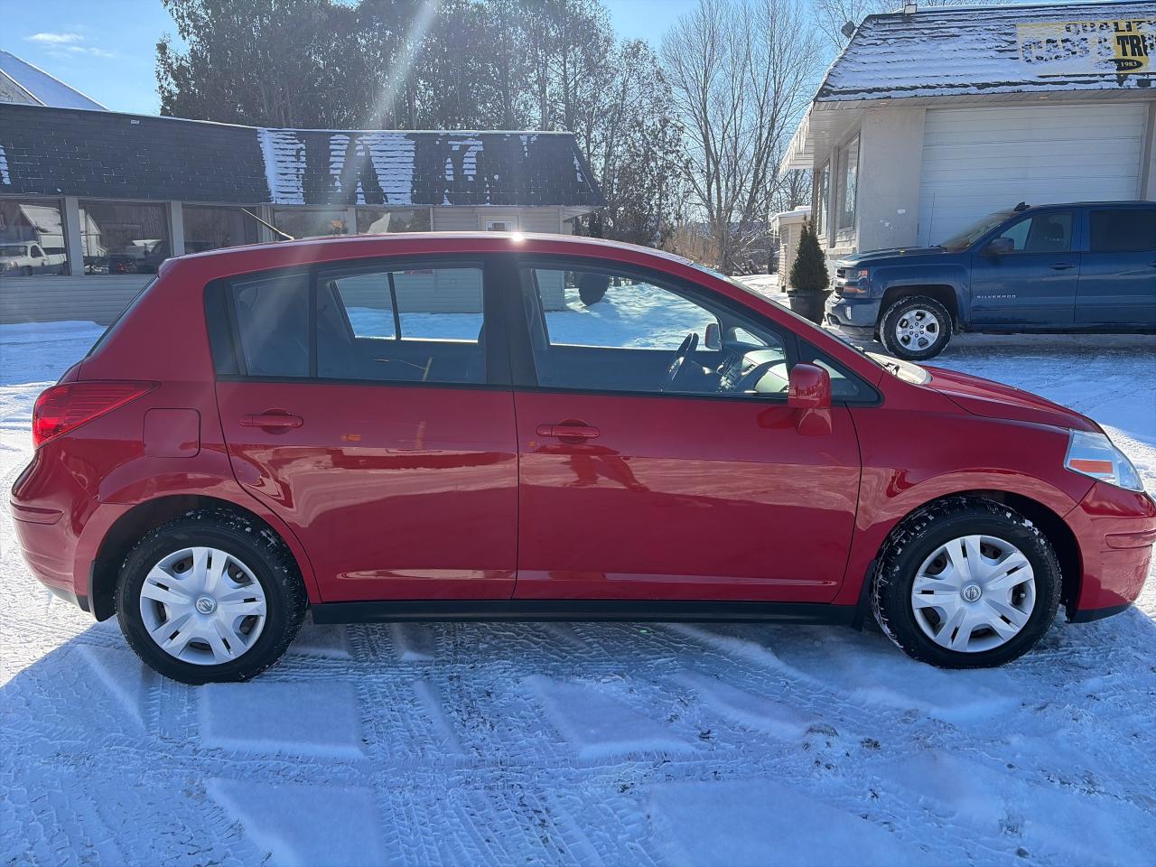 2012 Nissan Versa LOW KM-CLEAN CAR-1.8L-DRIVES EXCELLENT Photo3