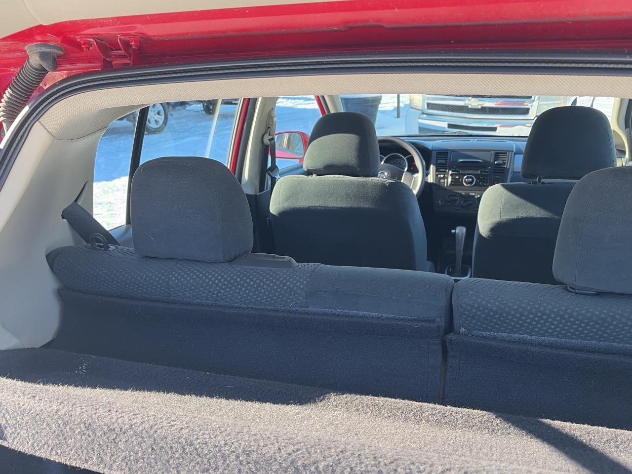 2012 Nissan Versa LOW KM-CLEAN CAR-1.8L-DRIVES EXCELLENT Photo