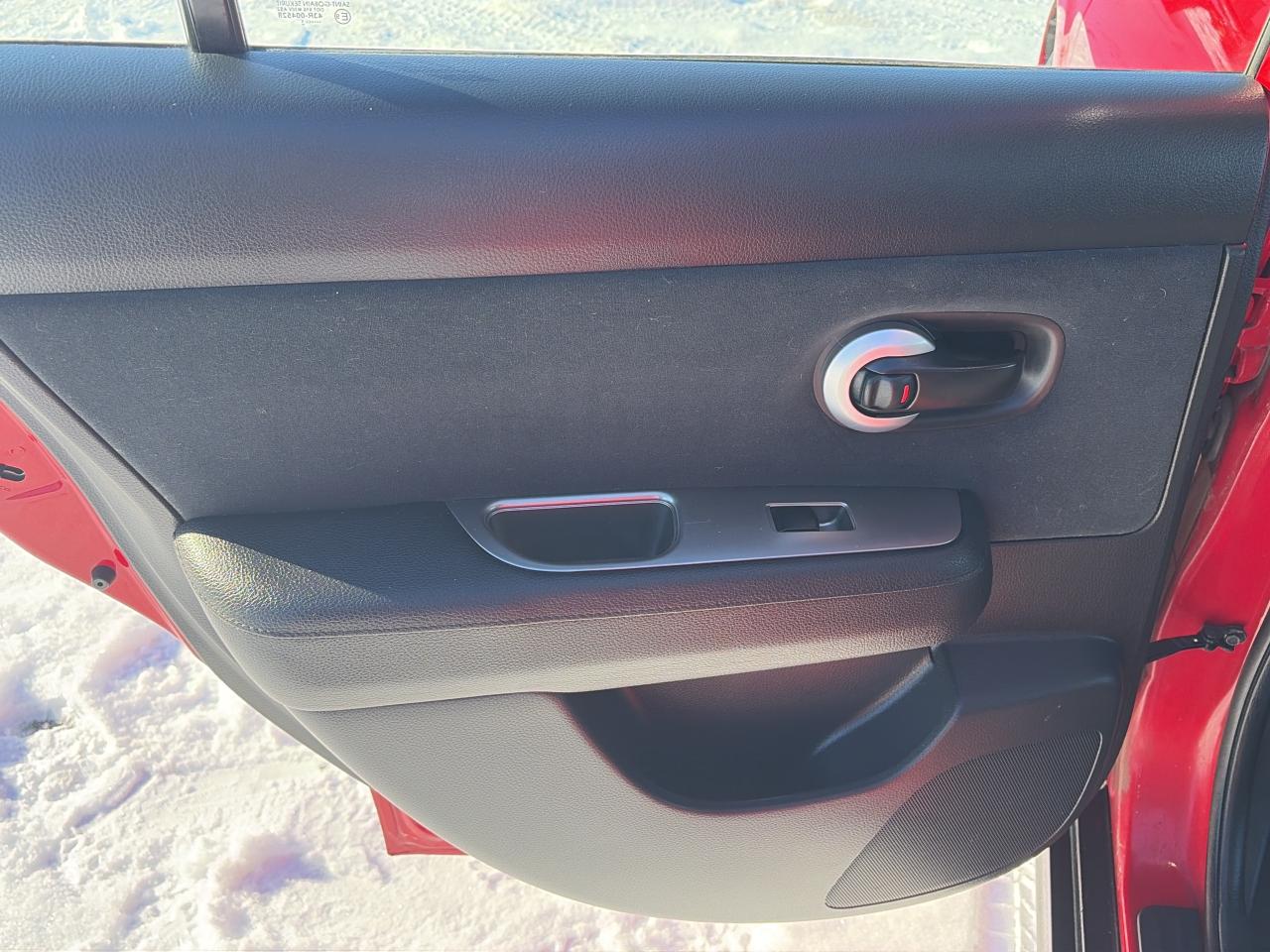 2012 Nissan Versa LOW KM-CLEAN CAR-1.8L-DRIVES EXCELLENT Photo