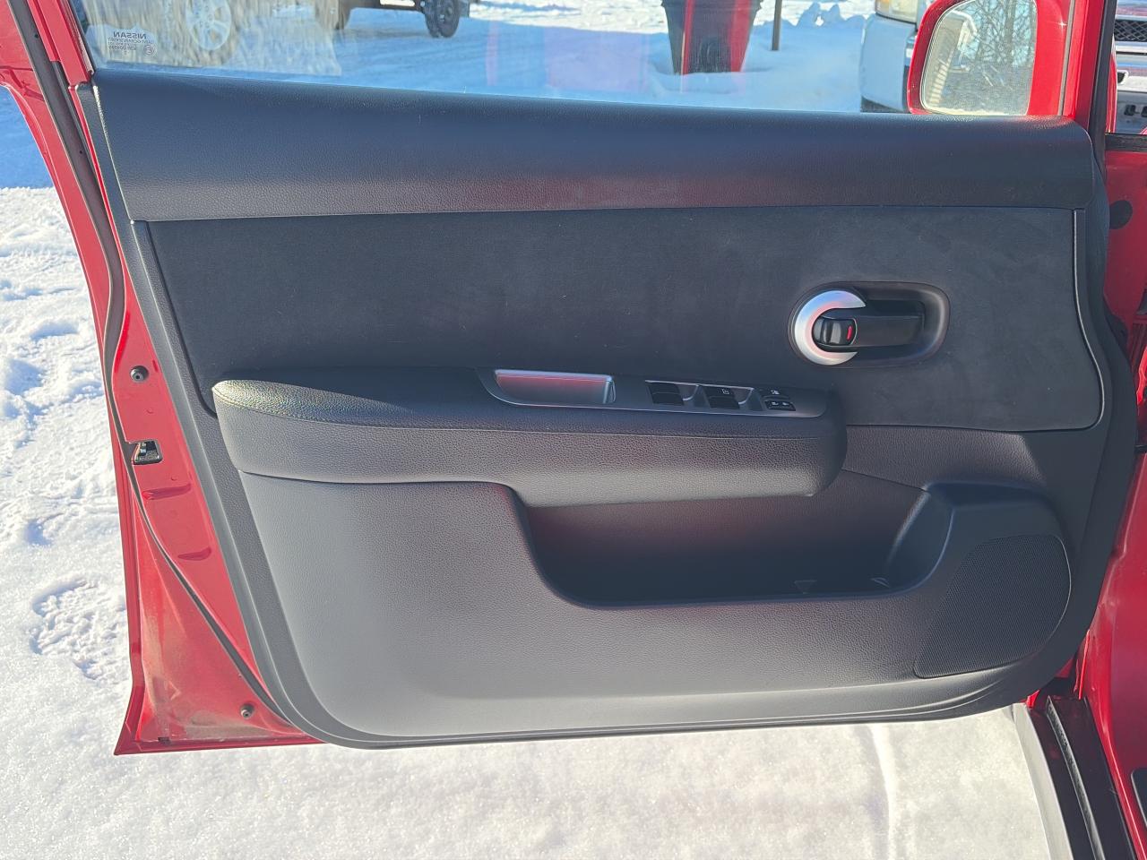 2012 Nissan Versa LOW KM-CLEAN CAR-1.8L-DRIVES EXCELLENT Photo