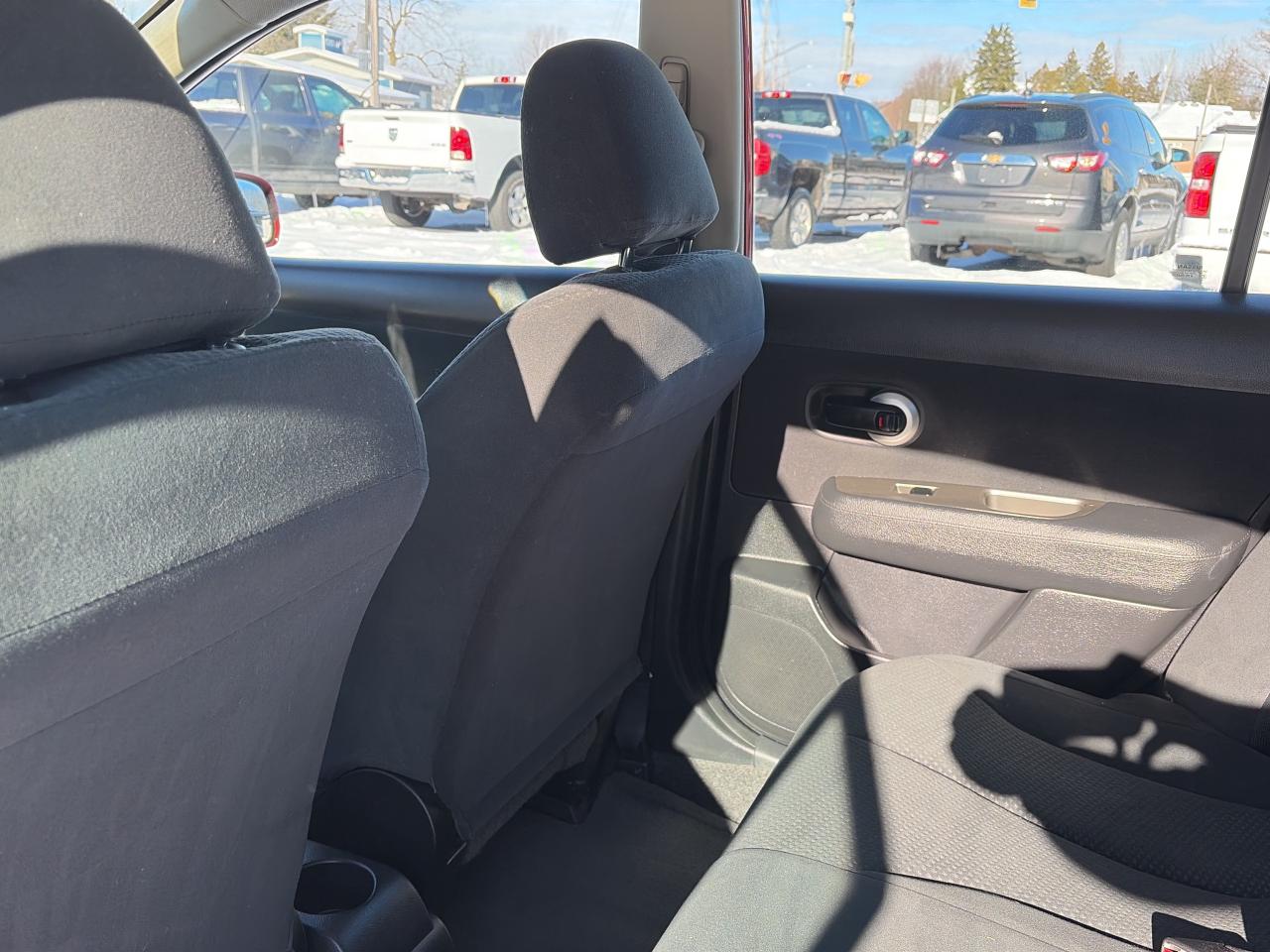 2012 Nissan Versa LOW KM-CLEAN CAR-1.8L-DRIVES EXCELLENT Photo